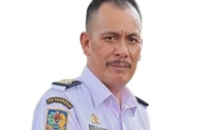 Kepala Desa Kohod beserta 13 nelayan diperiksa KKP terkait kasus pagar laut di perairan Tangerang. (foto X/@bung_madin)